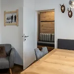 Zeitlos شقة